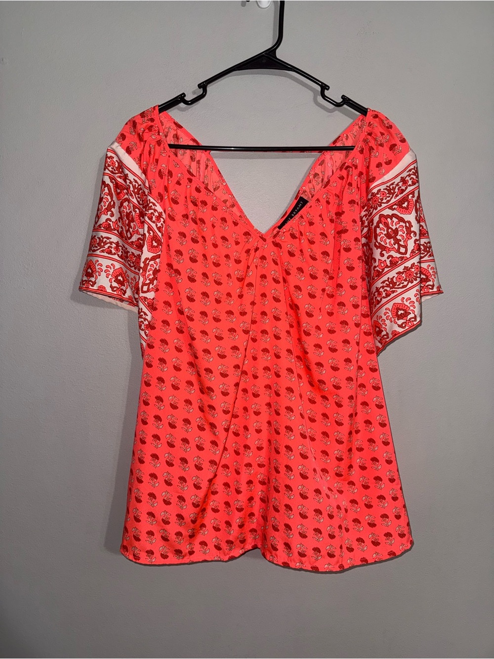 Lane Bryant Coral Printed V-Neck Women’s Top with Contrast Sleeves 14/16